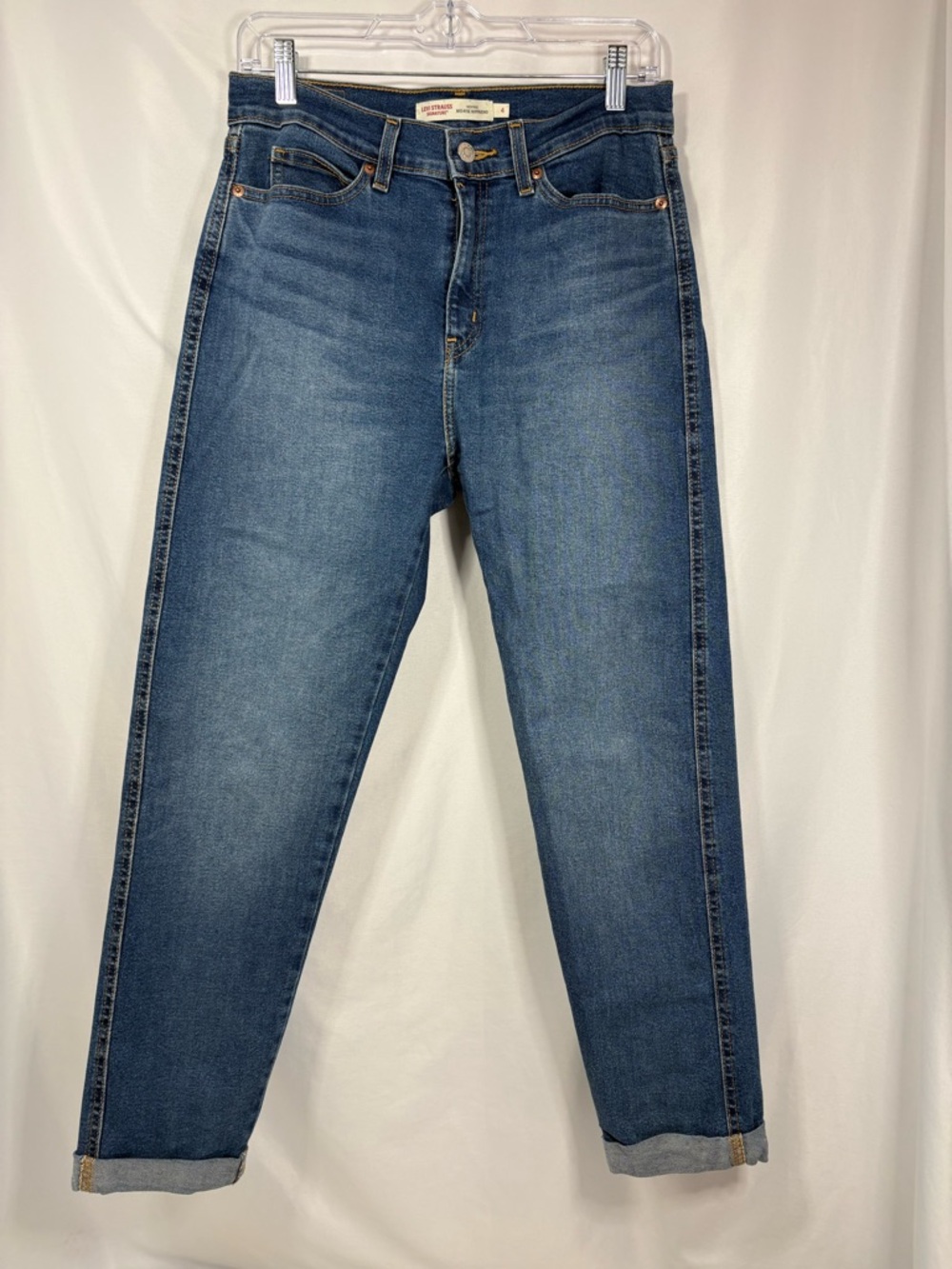 Levi's Women's Mid-Rise Boyfriend Jeans in Medium Blue Denim Size 4